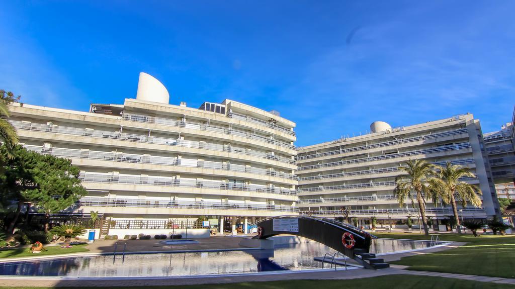 Beachfront Apartment With Pool And Garden S Abanell Blanes Exteriér fotografie