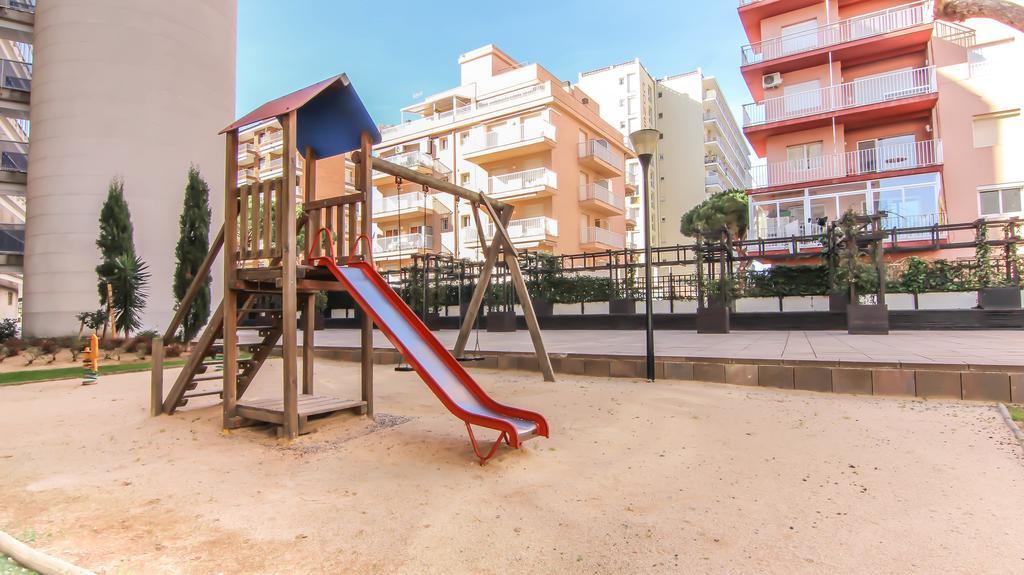 Beachfront Apartment With Pool And Garden S Abanell Blanes Exteriér fotografie