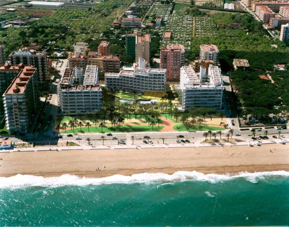 Beachfront Apartment With Pool And Garden S Abanell Blanes Exteriér fotografie